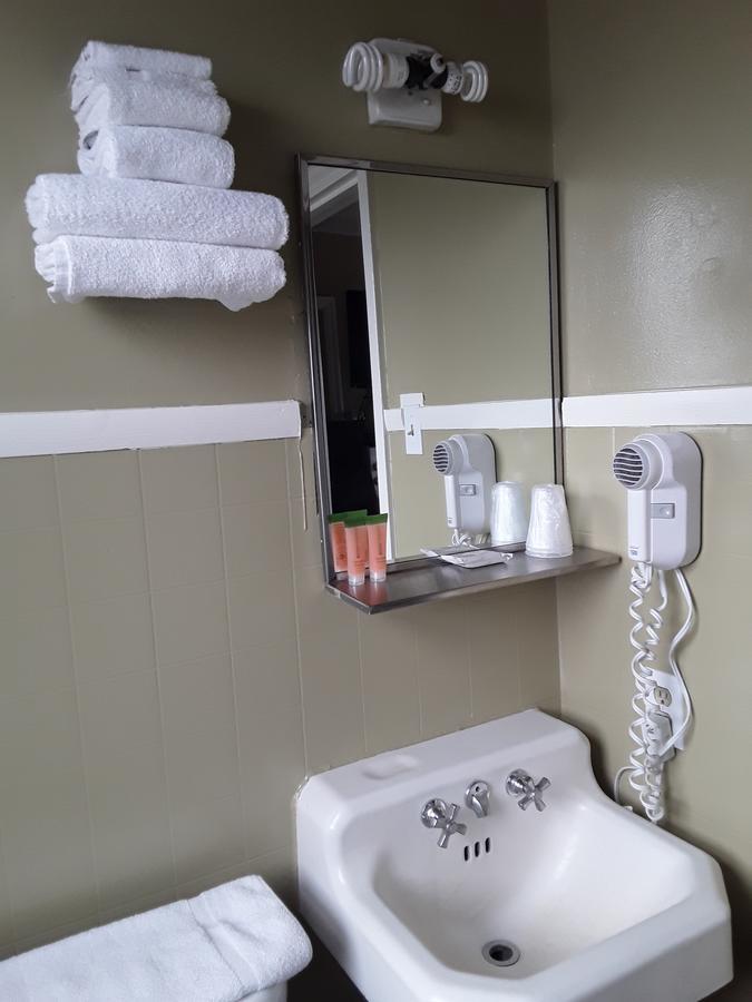 Eddy'S Motel Butte Bagian luar foto