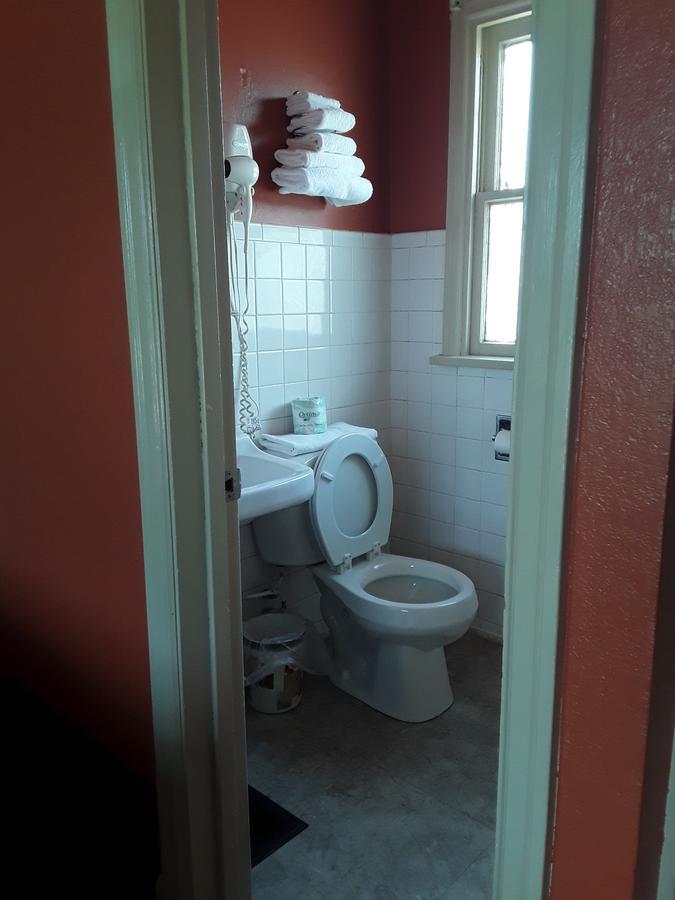 Eddy'S Motel Butte Bagian luar foto