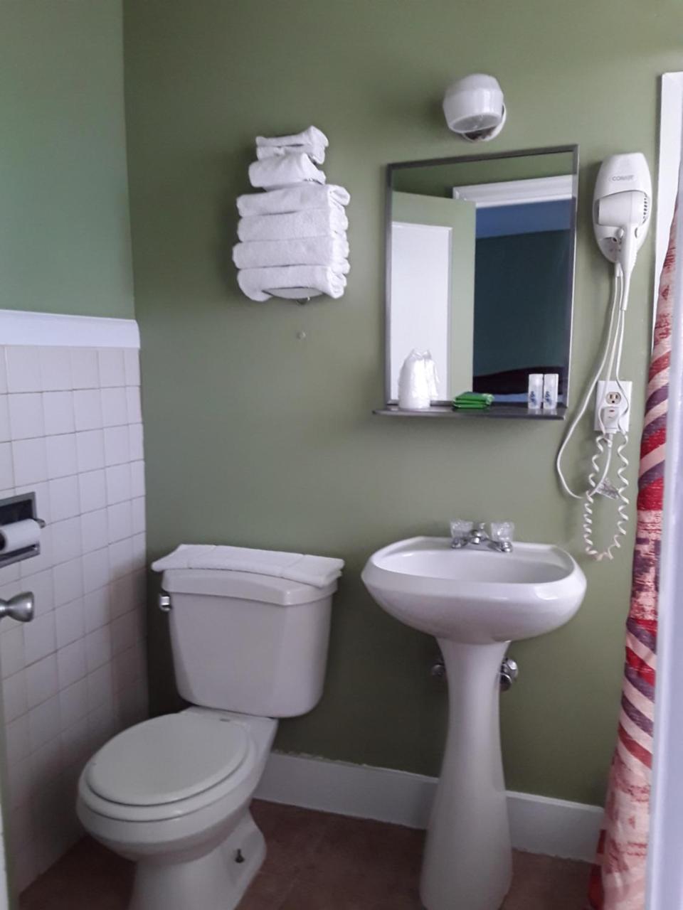 Eddy'S Motel Butte Bagian luar foto